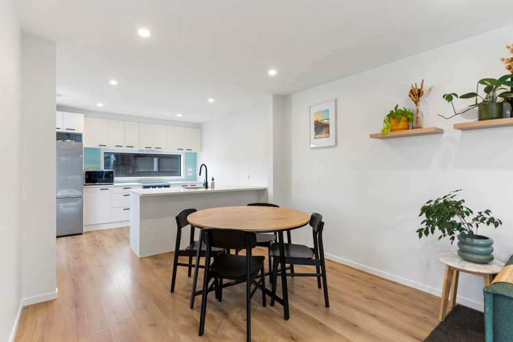 1B Stott Avenue Birkdale_3