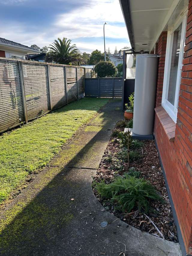 2/4 Marriott road Pakuranga Heights_1