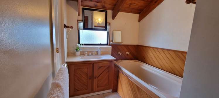 2/6 Eugenia Rise Totara Heights_33