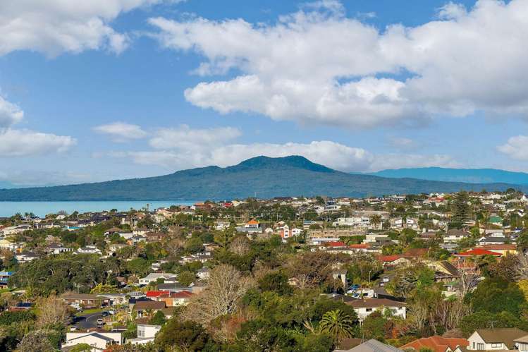 825 East Coast Road Browns Bay_19