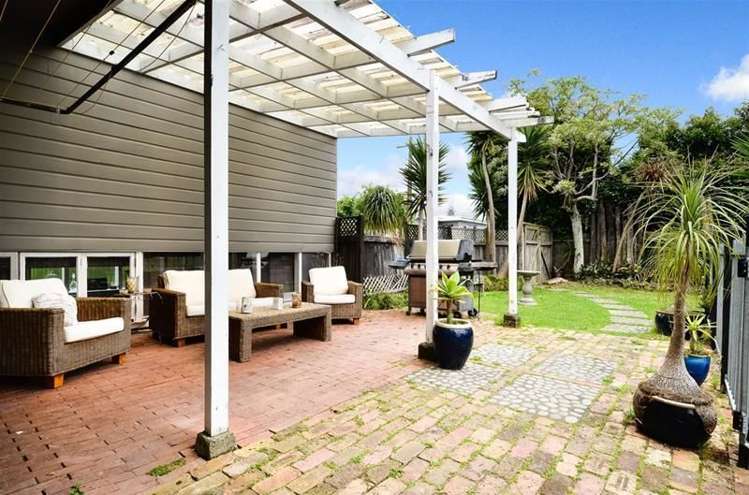 69 Tiroroa Avenue Te Atatu South_11