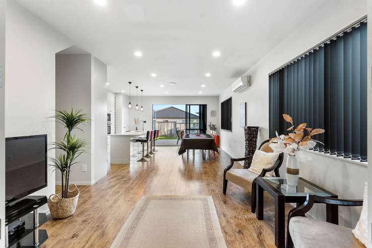 39 Hangahai Road Flat Bush_11