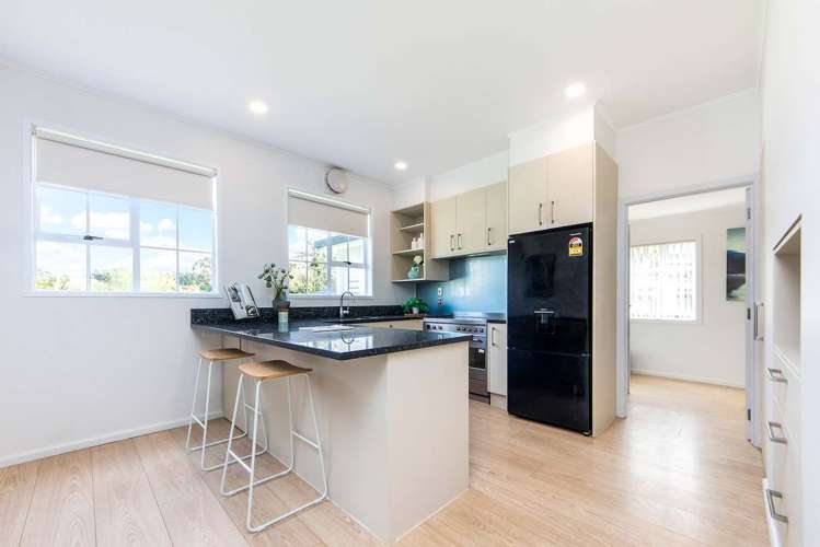5 Pohutukawa road Whenuapai_11