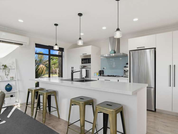 64 Arabian Drive Papamoa Beach_8