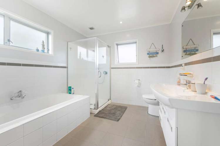 2 Dell Way Bucklands Beach_9