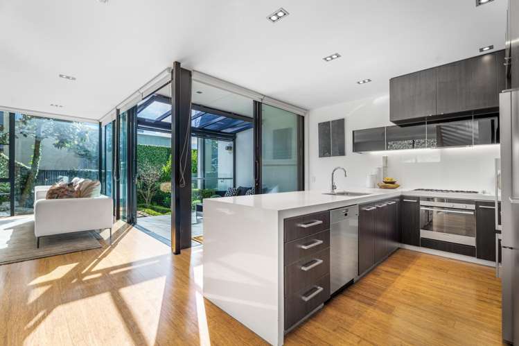43 Scarborough Terrace Parnell_9