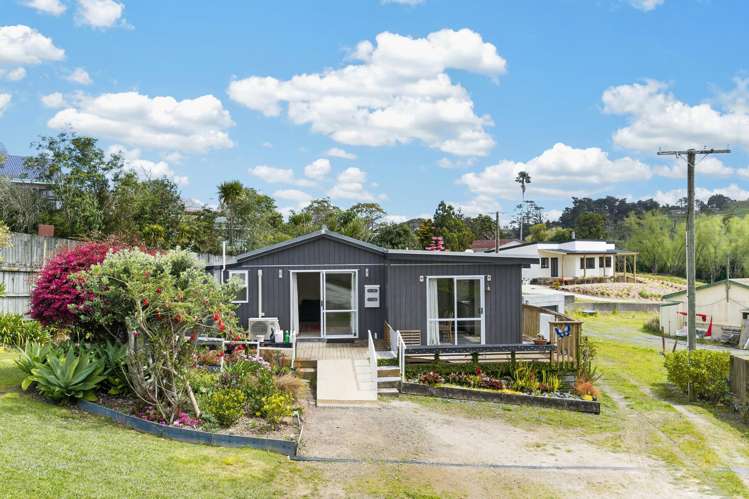 1 Whaka Street Maungaturoto_14