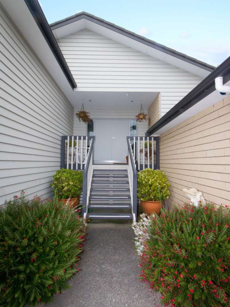 18 Lithgow Drive Otamatea_13