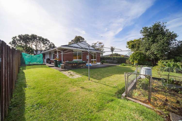 46 Meadway Sunnyhills_29