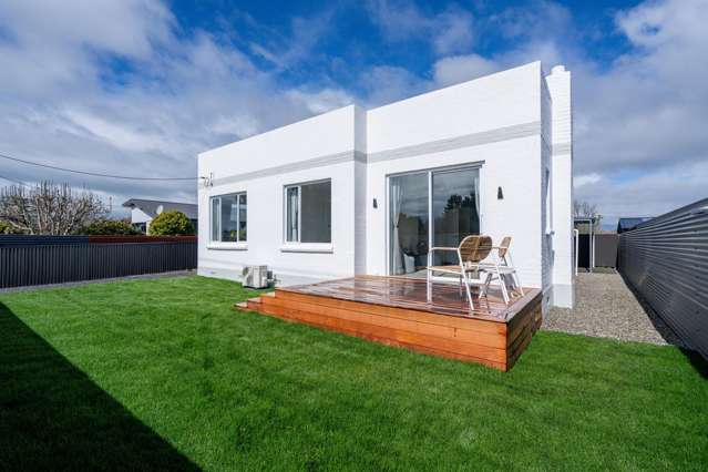 Extensively Renovated Excellent Location