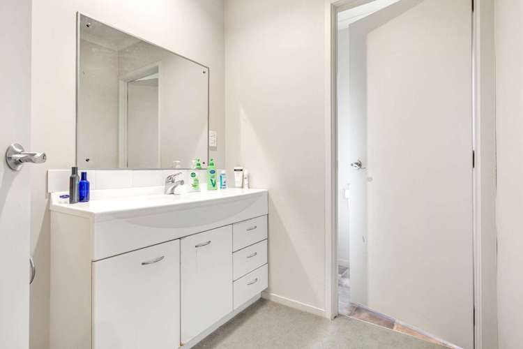 4 Owhatiura Drive Lynmore_16