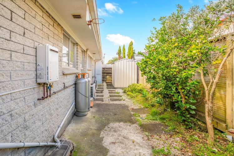 2/69 Rangitoto Road_4