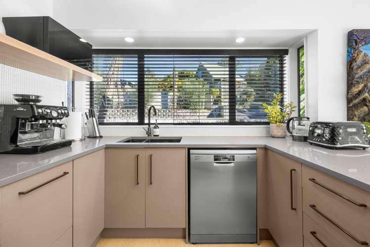21 Carillon Place Massey_10