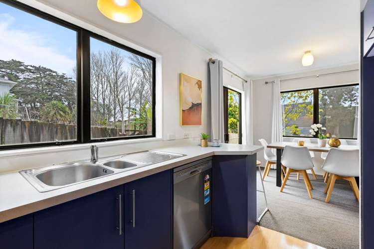 2/238 Sunset Road Windsor Park_6