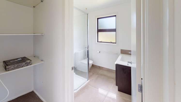  42 Watt Livingstone Road Westmere_9