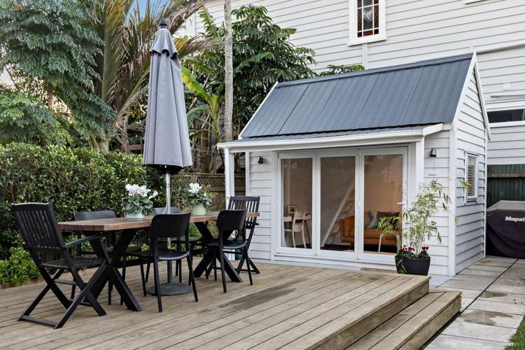 31 Queens Parade Devonport_15