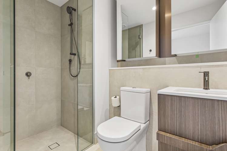 2206/10 Commerce Street Auckland Central_7