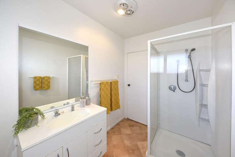 2/36 Compton Street Woolston_16