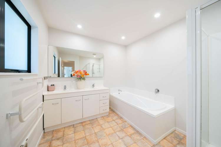 117 Woodman Drive Tawa_24