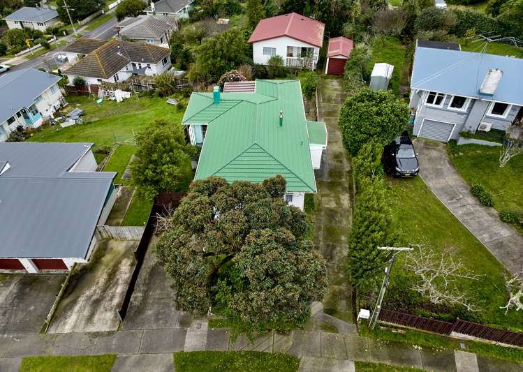3 Roberts Street Tawa_23