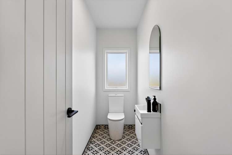 32 West Place Greenmeadows_16