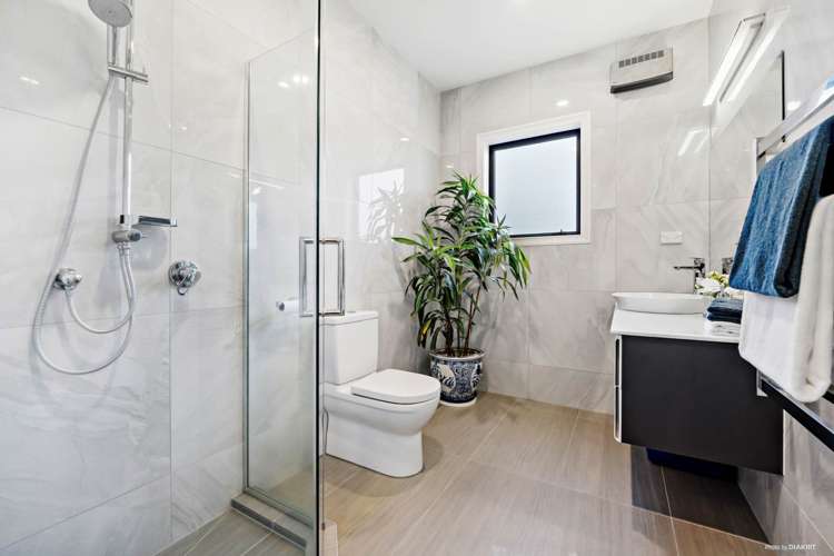 1 Veneta Close Flat Bush_13