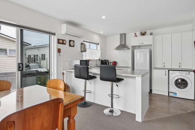 13/267 Parton Road (Papamoa Village Park) Papamoa_3