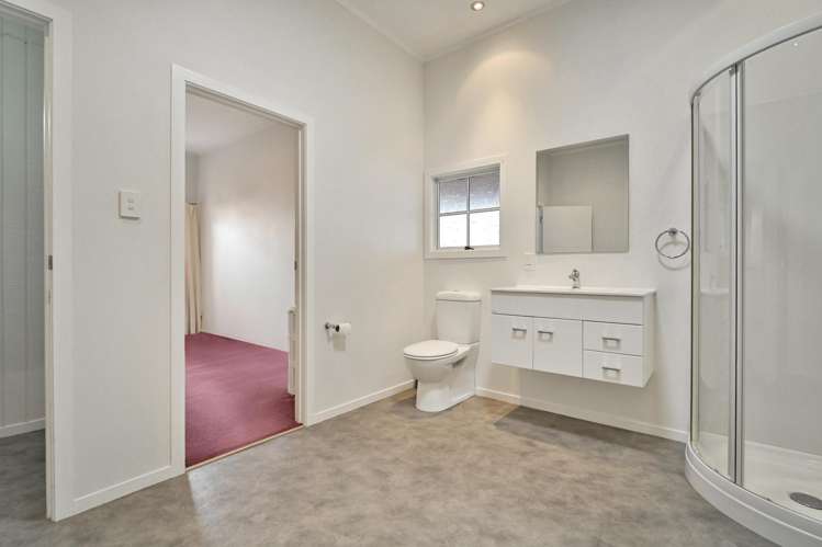 910 Collinge Road Mayfair_15