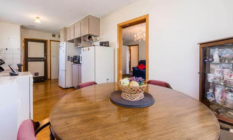 23 Lowtherhurst Road Massey_5