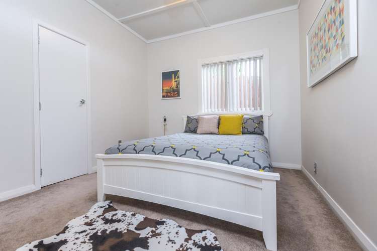 3207 Great North Road New Lynn_13