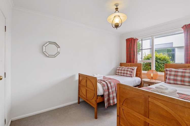 2/98 Office Road Merivale_10