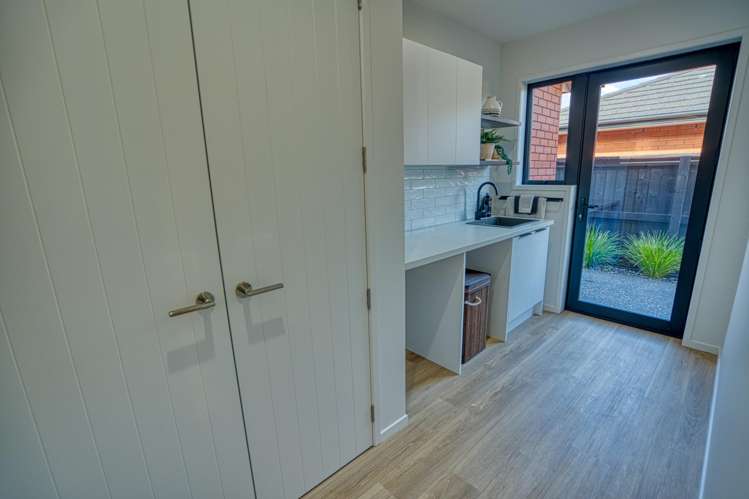 160 Coulson Road Paroa_27