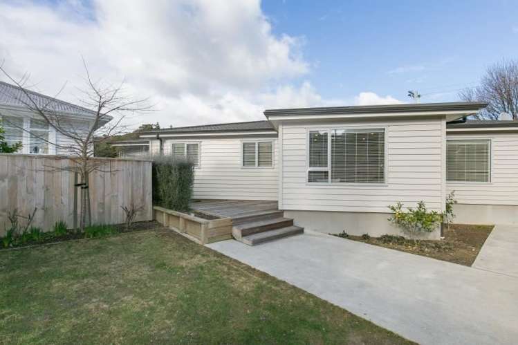 27a Collins Avenue Tawa_8