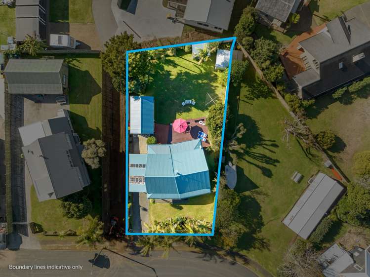 127 McKellar Place Whangamata_23