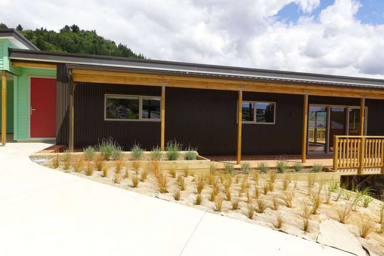 2 Bell Bird Rise Picton_17