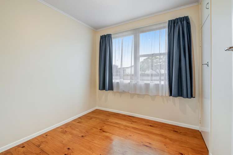 41 Centreway Road Orewa_11