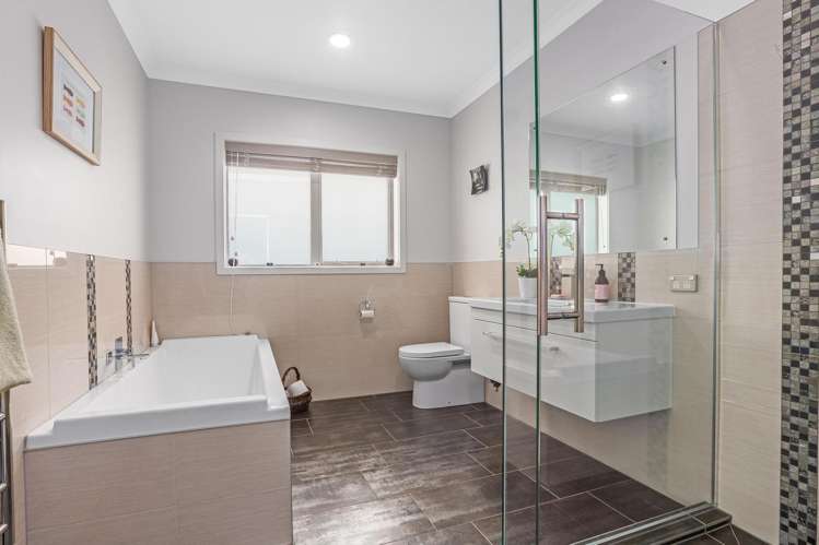 53 Endeavour Drive Whitby_8