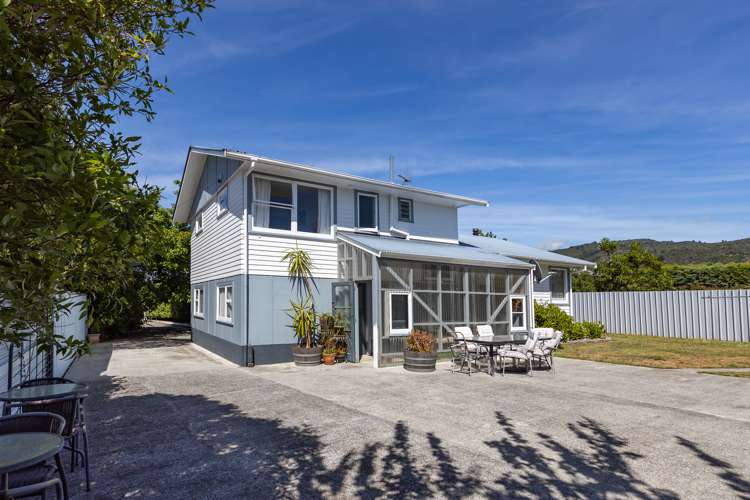 11 William Benton Street Featherston_5