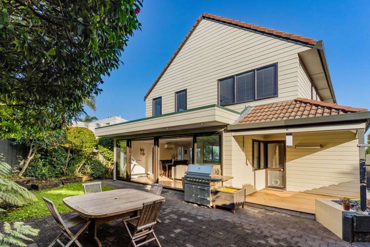 2/28 Orchard Road Waiake_13