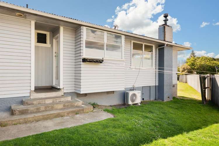 17A Stirling Grove Greerton_19