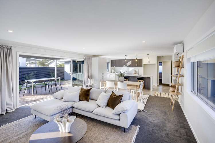 816A Churchill Street Akina_1