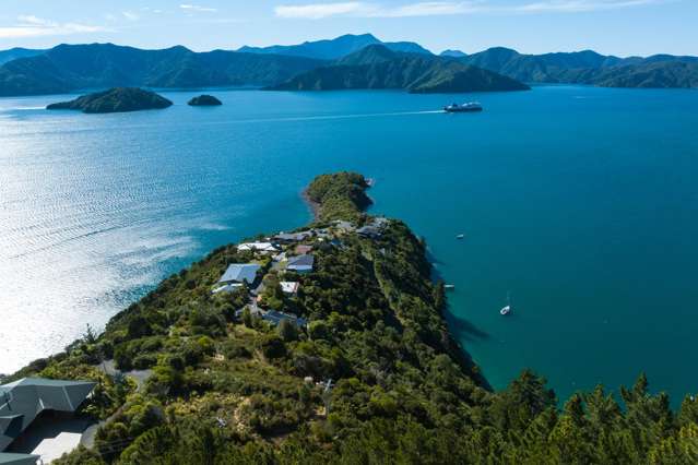 Book Your Panoramic Viewpoint On Karaka Point
