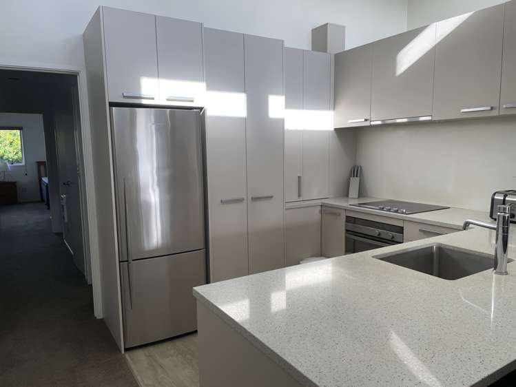 2d Lytton Street Victoria_6