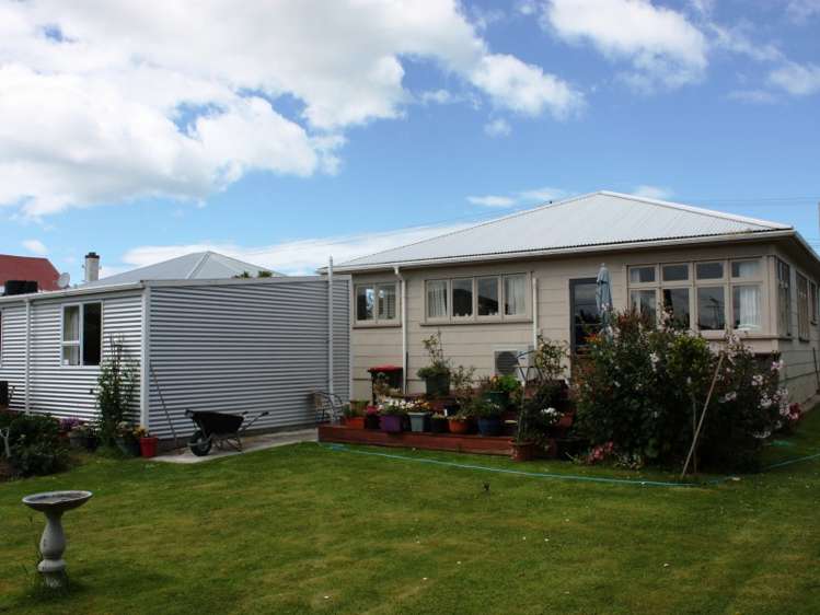 31 Main Road Owaka_13