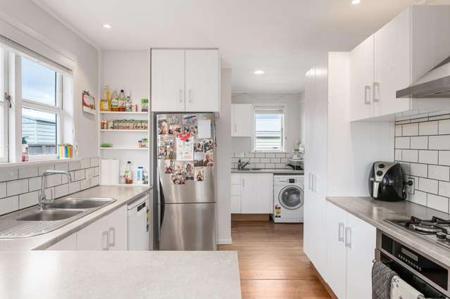 9 Richan Street Glenview_3