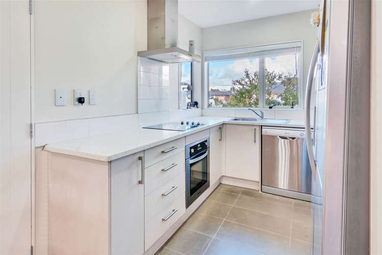 18/68 Fonteyn Street Avondale_1