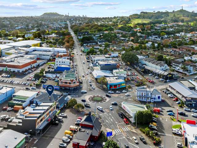 725 Mount Albert Road Royal Oak_1