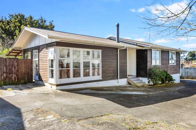 1/3 De Thiery Place Pakuranga Heights_1