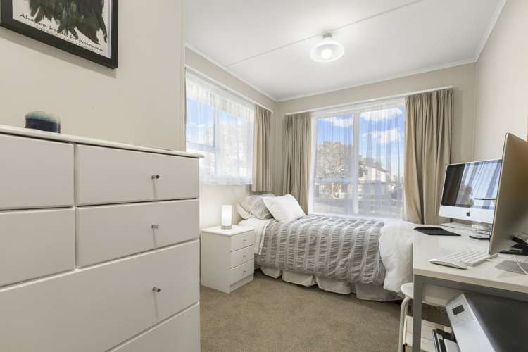 53 Queen Mary Avenue New Lynn_13