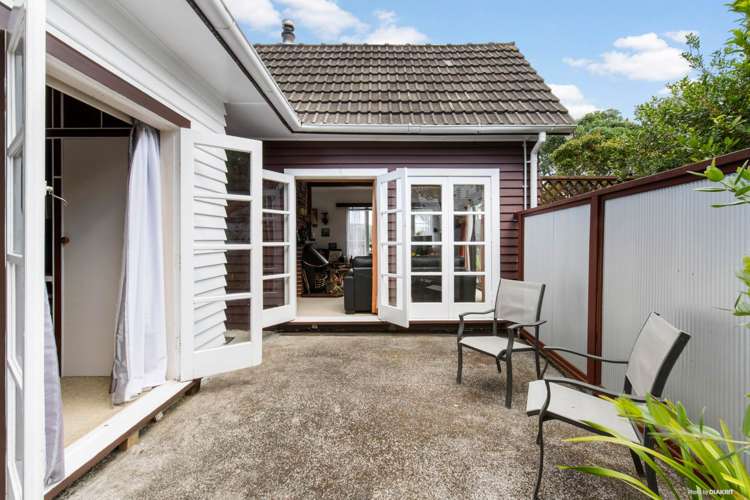 40 Highland Avenue Titirangi_1